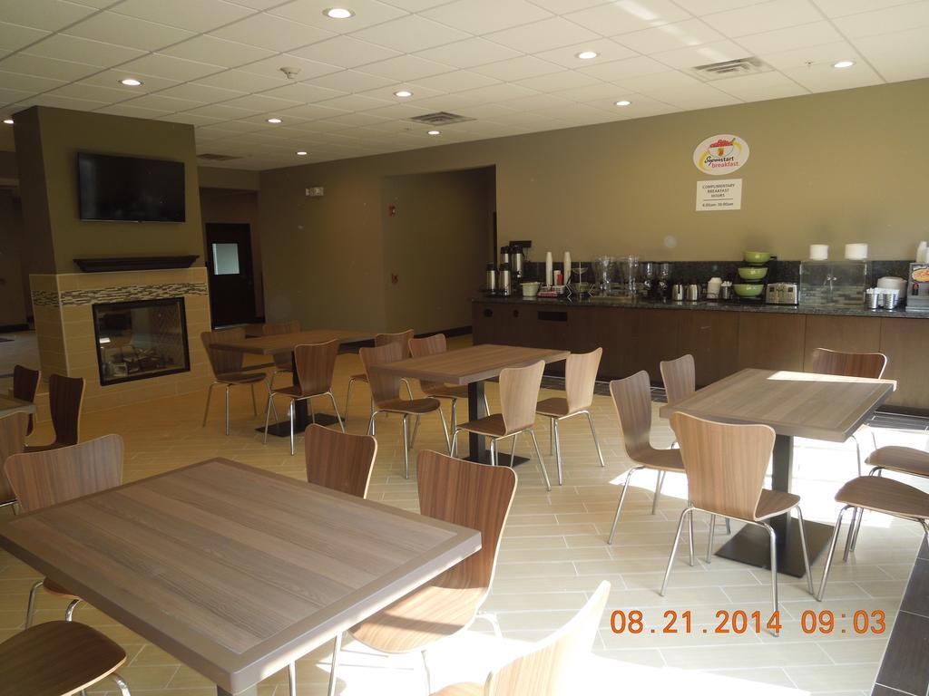 Super 8 By Wyndham Hershey Chocolate Avenue Екстериор снимка
