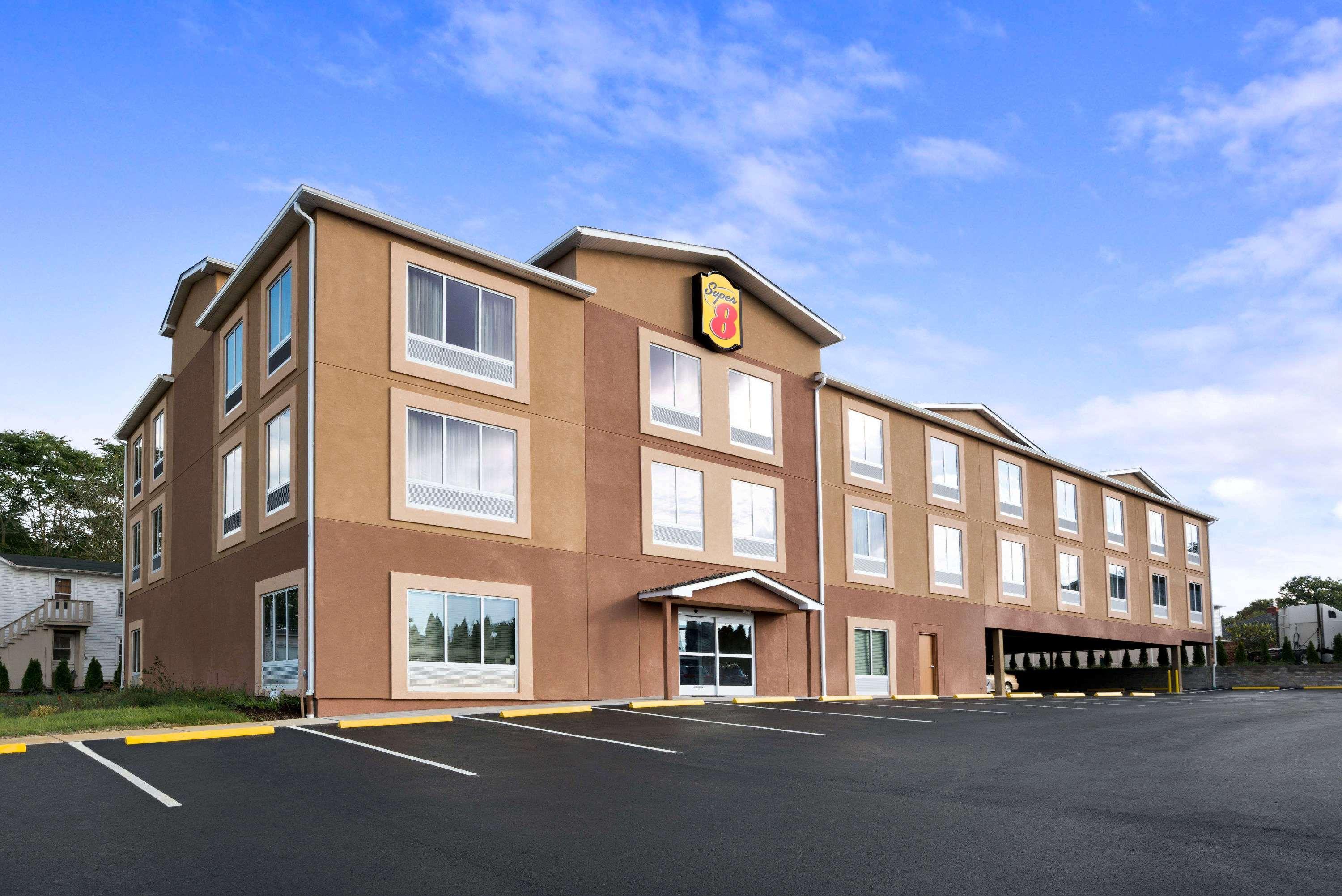 Super 8 By Wyndham Hershey Chocolate Avenue Екстериор снимка