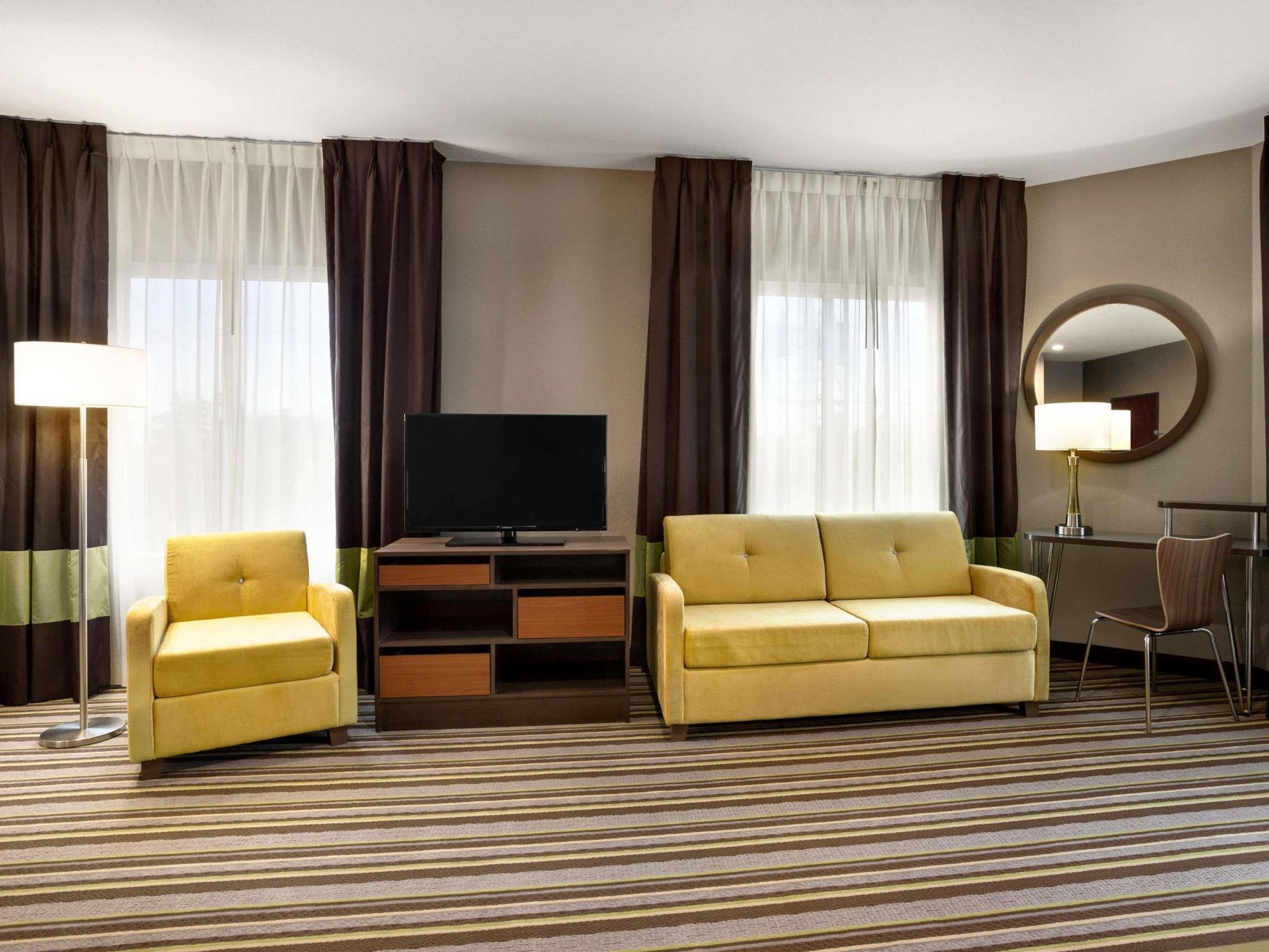 Super 8 By Wyndham Hershey Chocolate Avenue Екстериор снимка