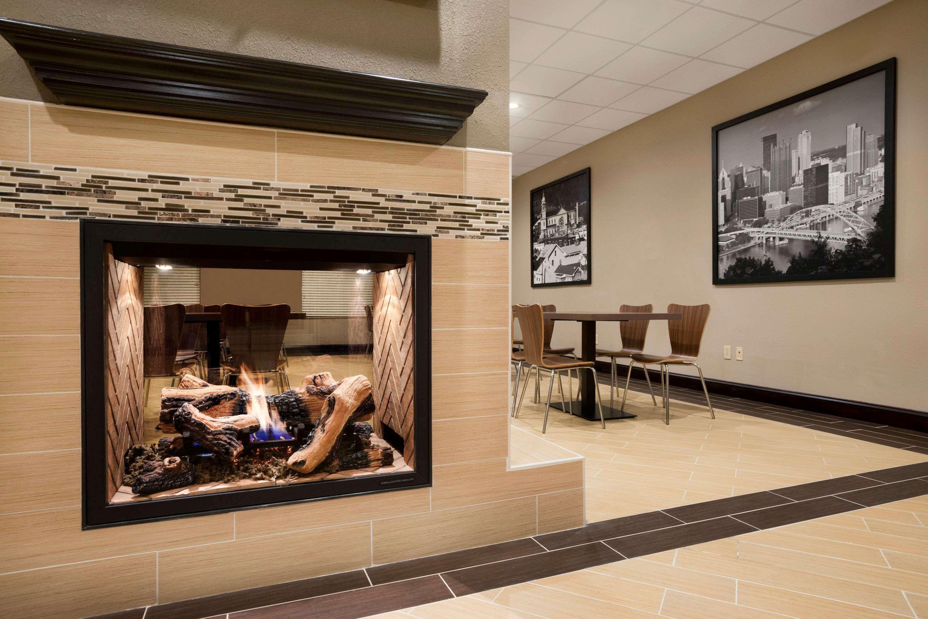 Super 8 By Wyndham Hershey Chocolate Avenue Екстериор снимка