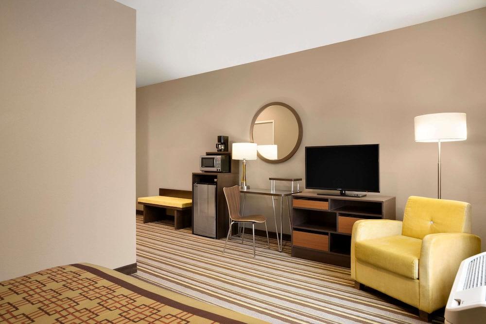 Super 8 By Wyndham Hershey Chocolate Avenue Екстериор снимка